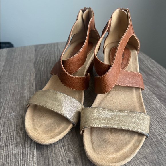 EuroSOFT by Sofft Stylish Sandals with Brown and Tan Straps - Picture 10 of 11